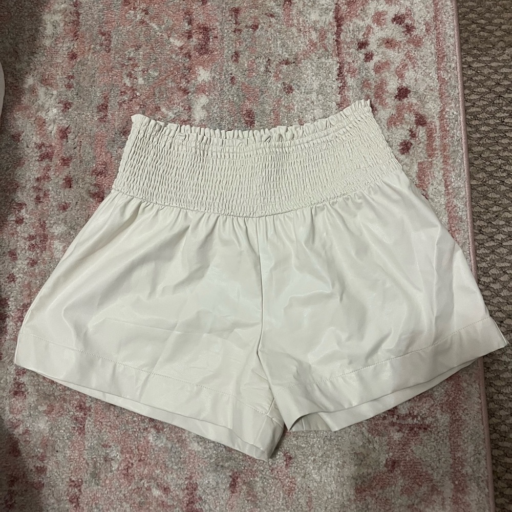 Faux Leather off-white shorts